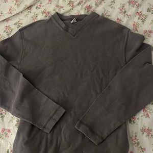 Gray v neck pullover